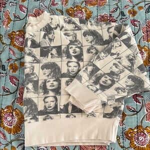 Taylor Swift The Eras Tour Cropped Beige Pullover Size M
